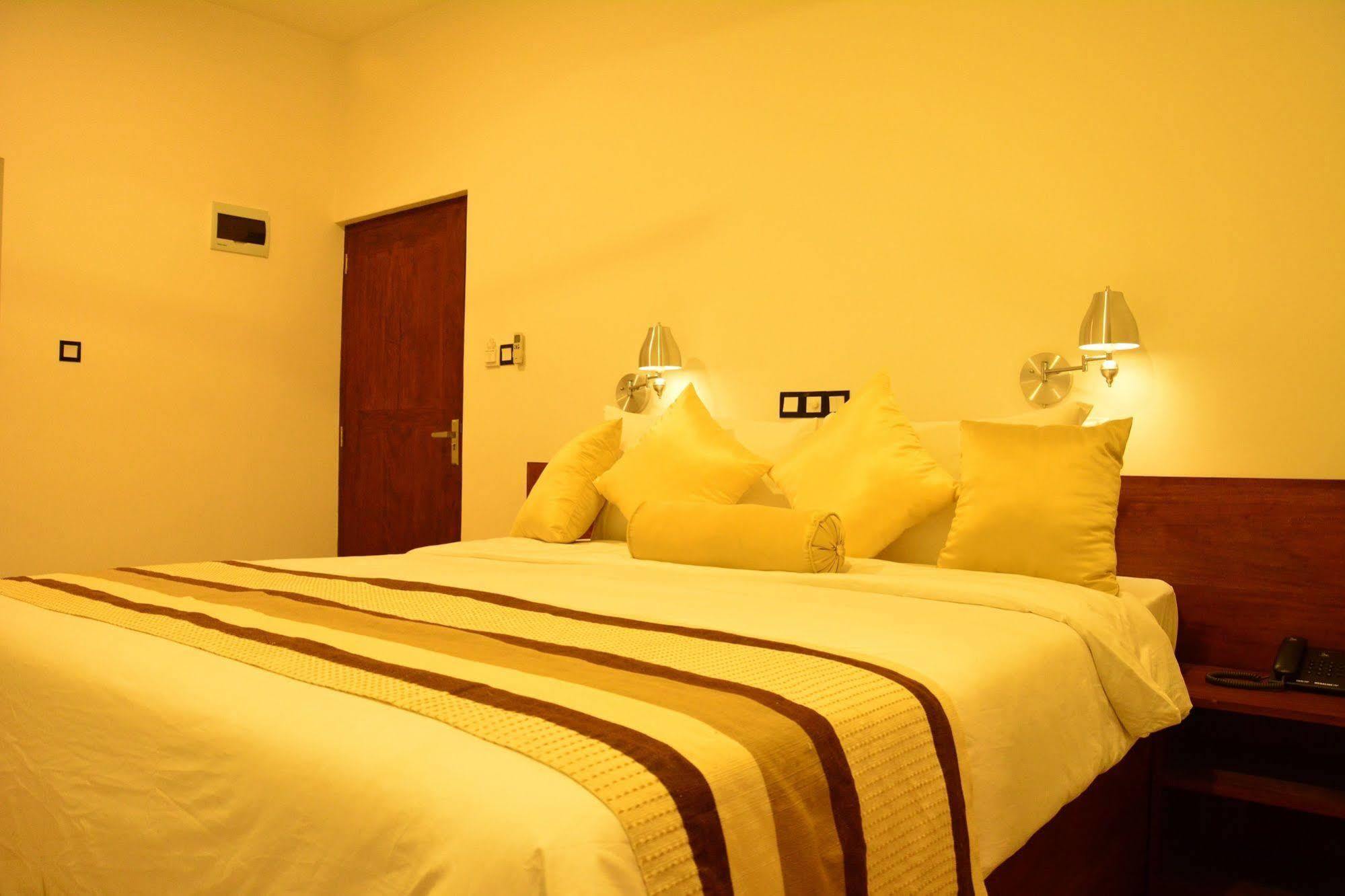 Gloria Grand Hotel Unawatuna Exterior photo
