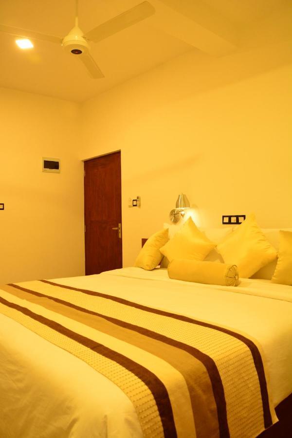 Gloria Grand Hotel Unawatuna Exterior photo