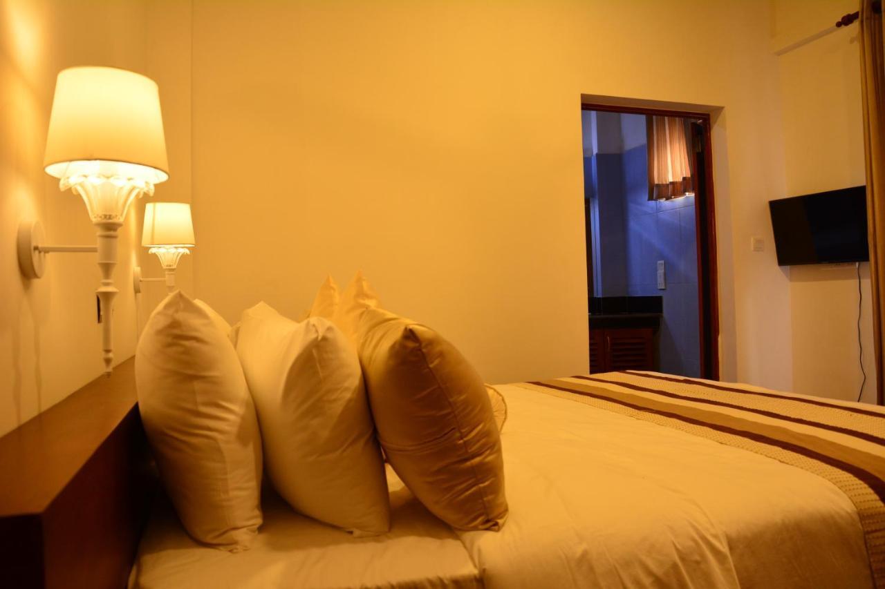 Gloria Grand Hotel Unawatuna Exterior photo
