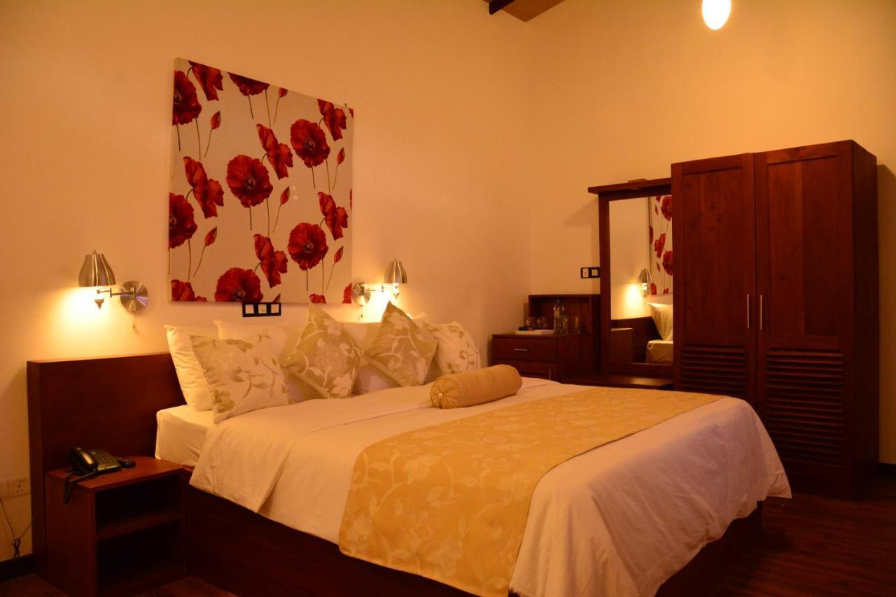 Gloria Grand Hotel Unawatuna Exterior photo